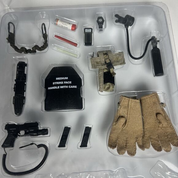 HOT TOYS Naval Special Warfare Unit Two Navspecwargru Navy Seal Accessories Only - Picture 3 of 8